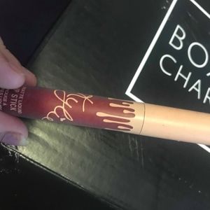Kylie cosmetics lipkit in red single gloss